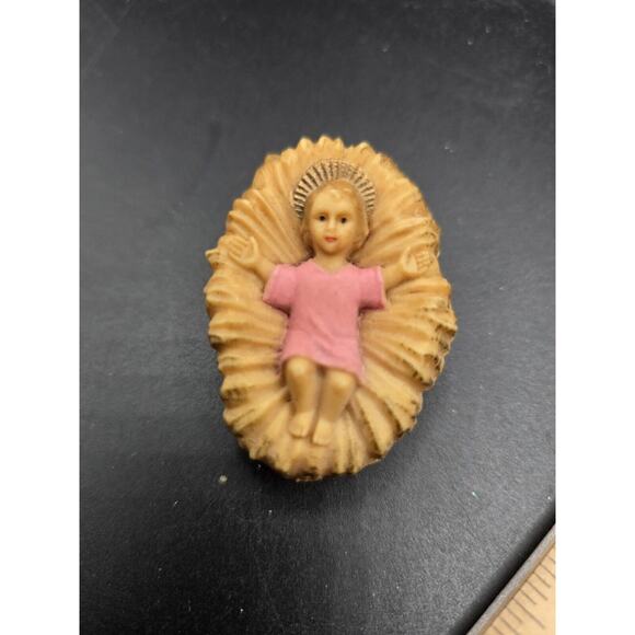 VINTAGE MID CENTURY PLASTIC BABY JESUS IN MANGER FIGURINE HONG KONG ARN PLASTICS - Picture 1 of 5